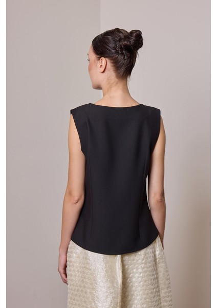 Julius Bele Oturan, Modern ve Klasik Yelek fırsatları