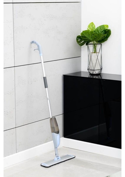 Mavi antibakteriyel spreyli mop temizlik seti, hijyen ve parlaklık sağlar.