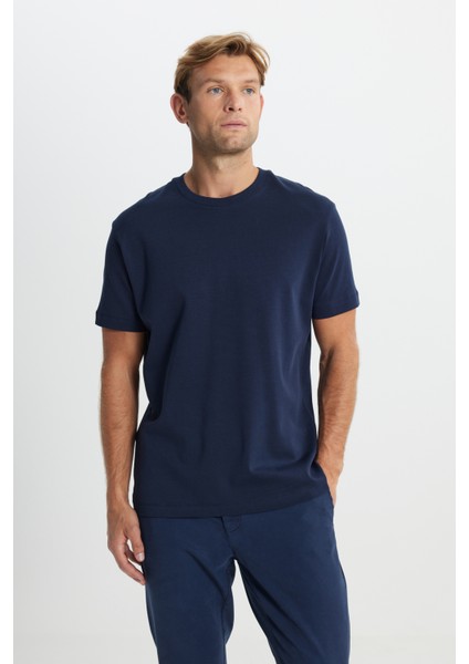 %100 Pamuk Modern Fit Normal Kesim Bisiklet Yaka Tişört