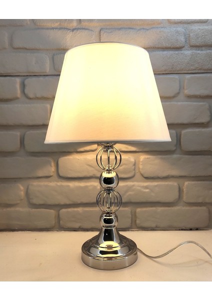 Krom Kaplama Tel Toplu Metal Ayaklı Beyaz Şapkalı Salon Abajur Masa Gece Lambası Modelleri fiyatları