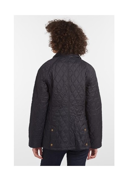 Summer Beadnell Kapitone fırsatları