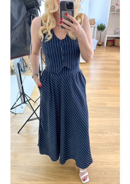 Beyaz Çizgili Lacivert Yelek Etek Takım modelleri