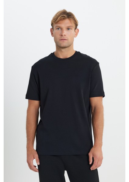 %100 Pamuk Modern Fit Normal Kesim Bisiklet Yaka Tişört