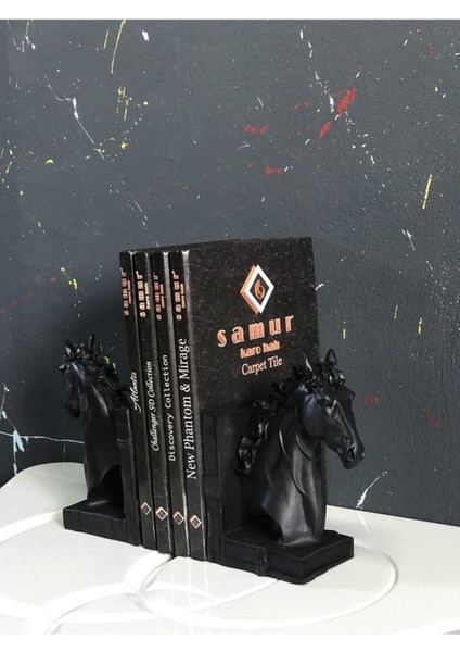 Siyah At Kitap Tutucu