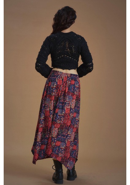 Kırmızı Etnik Desenli Biye Detaylı Asimetrik Kesimli Etek fırsatları