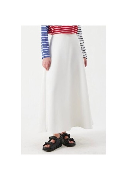 Beyaz Scuba Etek modelleri