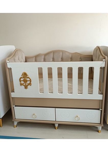 Ayaklı Kapitoneli Beşik