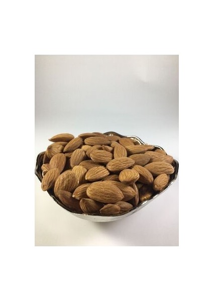 Badem Içi Çiğ 500 gr