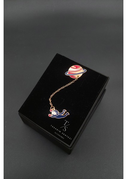 Rozet Metal Broş Zincirli Astronot Saturn Gezegen Uzay Nasa Yaka Okul Çantası Kıyafet Takı Aksesuar