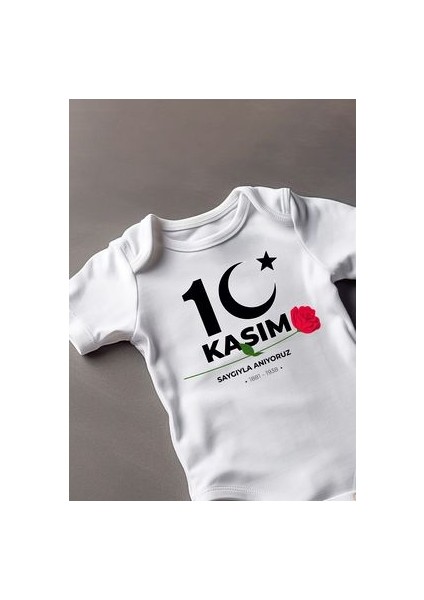 Kısa Kollu %100 Pamuklu 10 Kasım 1881-1938 Tasarımlı Bebek Body Zıbın