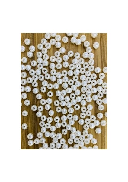 Oya, Abiye, Havlu, Patik, Kolye ve Bileklik El Işleme Plastik Inci No:5. Krem. Tahmini 420 Adet.