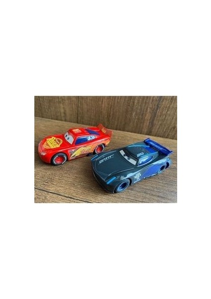 Cars Şimşek Mcqueen Mater Oyuncak Arabalar 4'lü Set Renkli Plastik Malzeme ile Eğlenceli Oyun modelleri