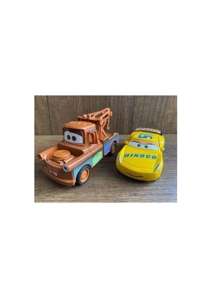 Cars Şimşek Mcqueen Mater Oyuncak Arabalar 4'lü Set Renkli Plastik Malzeme ile Eğlenceli Oyun fırsatları