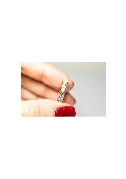 Xoxo Model Altın Kaplamalı Gold Halka Kristal Zirkon Taşlı Marka Şık Elegant Küpe fırsatları