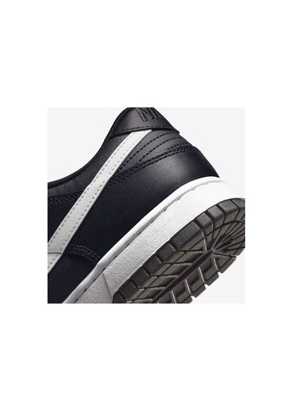 Dunk Low Black Panda Sneaker