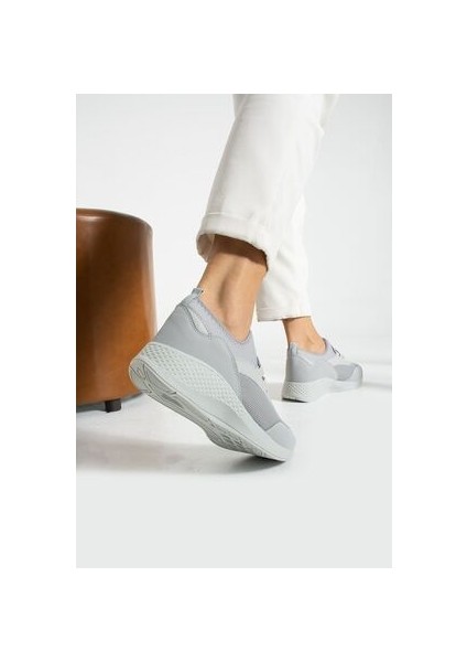 Buz Gri Anatomik Esnek Taban Slip-On Spor Ayakkabı Günlük Sneaker fiyatları