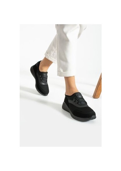 Siyah Anatomik Esnek Taban Slip-On Spor Ayakkabı Günlük Sneaker
