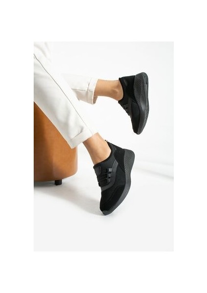 Siyah Anatomik Esnek Taban Slip-On Spor Ayakkabı Günlük Sneaker indirimleri