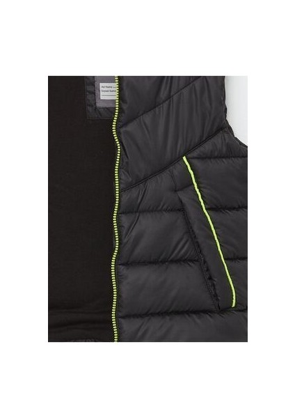 Lcw Kids Yeni Siyah Kapüşonlu Erkek Çocuk Şişme Yelek modelleri