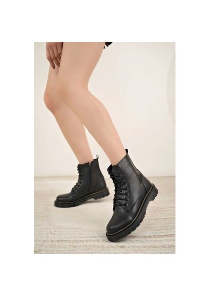 Siyah Cilt Martinez Kauçuk Taban Bot fiyatları