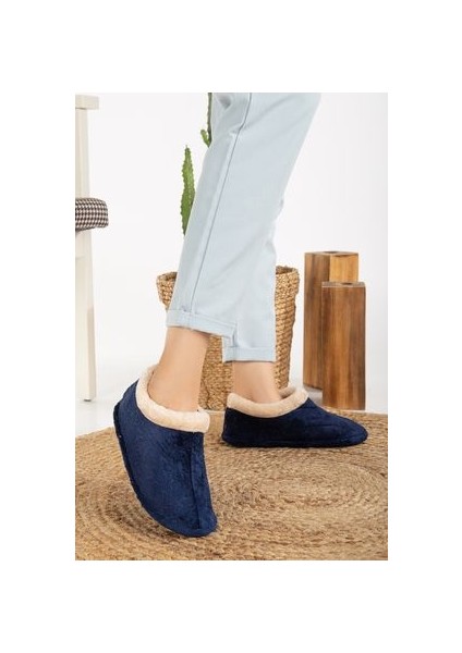 Unisex Lacivert Peluş ve Yün Astarlı Kışlık Ev Pandufu – Sıcak, Rahat ve Kaymaz Tabanlı