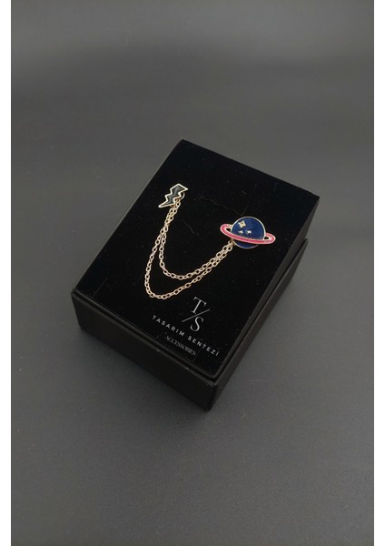 Rozet Metal Broş Zincirli Gezegen Saturn Şimşek Uzay Nasa Yaka Okul Çantası Kıyafet Takı Aksesuar