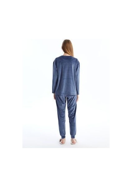 Lcw Bisiklet Yaka Nakışlı Uzun Kollu Kadife Kadın Pijama Takımı fırsatları