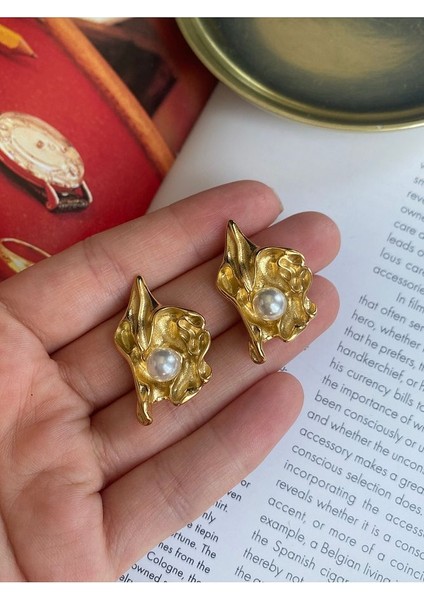 Pinery Jewels Vintage Incili Yaprak Çelik Kararmaz Altın Kaplama Küpe Çifti