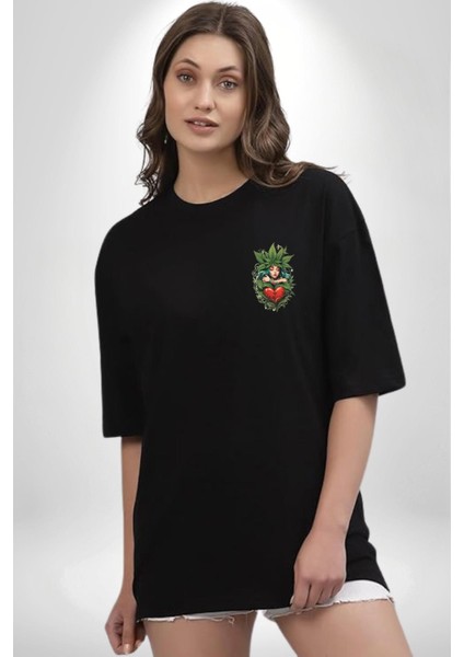 Kalp Parmak Kız Yeşillik Mutluluk Siyah Oversize Kadın Erkek Ön Sol Yan Minimal Baskılı Tişört indirimleri