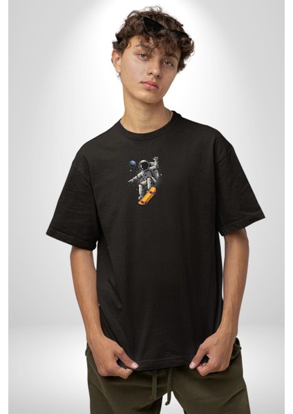 Atronot Kaykay Uzay Mars Siyah Oversize Kadın Erkek Ön Orta Minimal Baskılı T-Shirt fiyatları