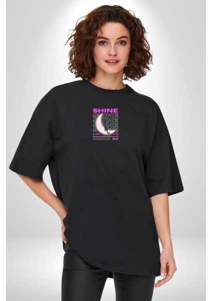 Parlayan Siyah Kedi Siyah Oversize Kadın Erkek Ön Orta Minimal Baskılı T-Shirt