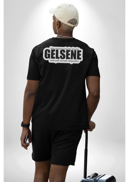 Kime Yazıyorsun Bunları Diyorlar Gelsene Seni Çok Merak Ediyorlar Yazılı Pamuklu Kadın Erkek Oversize Sırt Dijital Baskılı Siyah T-Shirt