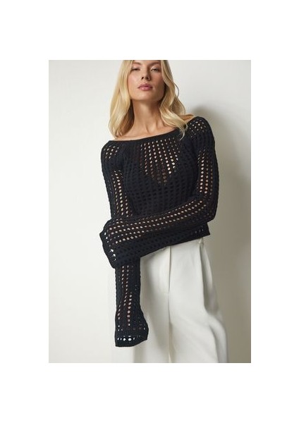 Kayık Yaka Ajurlu Triko Crop Kazak Siyah