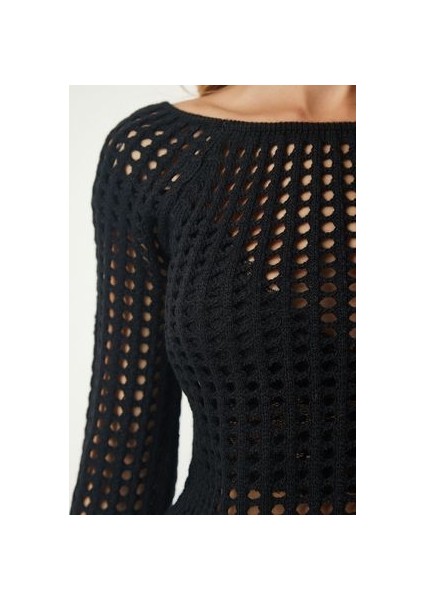 Kayık Yaka Ajurlu Triko Crop Kazak Siyah fırsatları