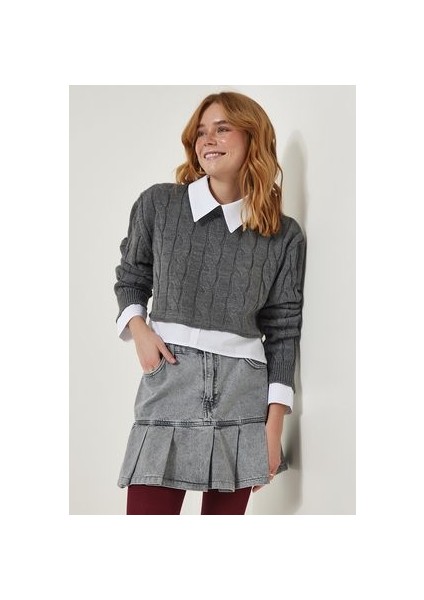 Gömlek Detaylı Mevsimlik Crop Triko Kazak Açık Gri fiyatları