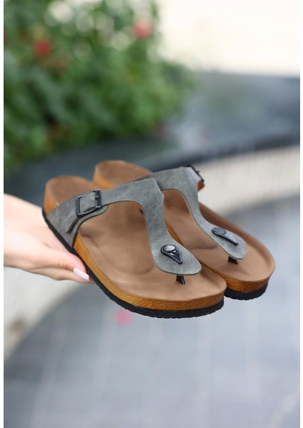 Aksar Haki Yeşil Nubuk Parmak Arası Terlik modelleri