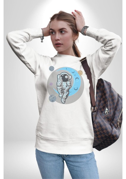Astronot Uzayda Sıkılmış Kadın Erkek Beyaz Baskılı Sweatshirt