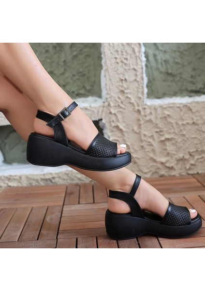 Donna Siyah Cilt Dolgu Topuk Sandalet fırsatları