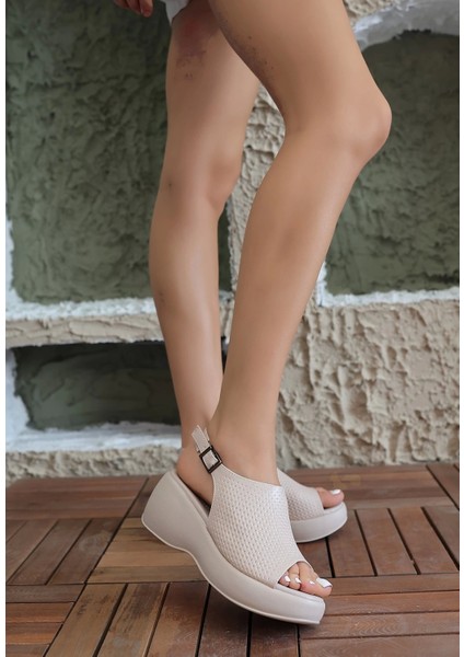 Siar Bej Cilt Dolgu Topuklu Sandalet fiyatları