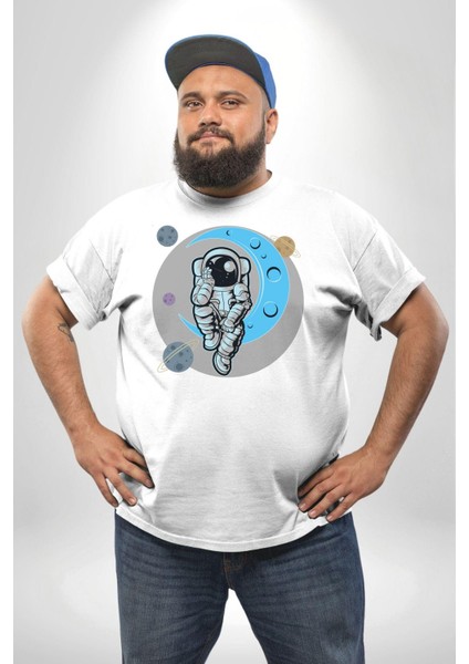Astronot Uzayda Sıkılmış Beyaz Büyük Beden Kadın Erkek Ünisex Basic Ön Baskılı Tişört indirimleri