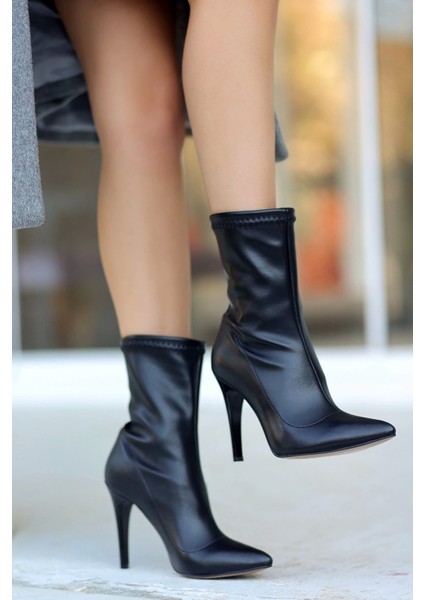 Verena Siyah Cilt Topuklu Streç Bot modelleri