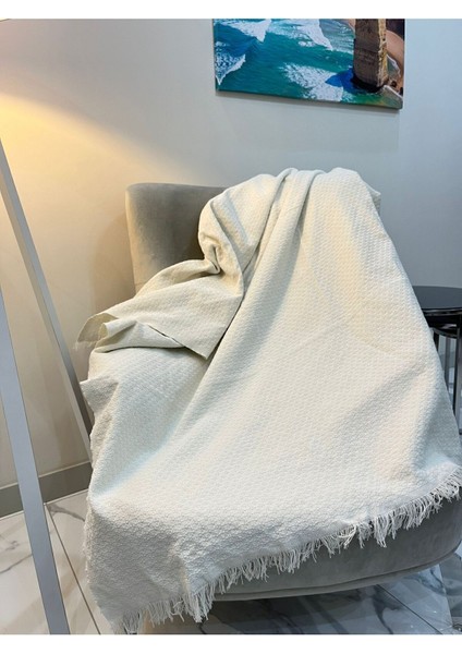 Ekru koltuk örtüsü 170x210, şık ve rahat koruma sağlar. Pamuk polyester malzeme.