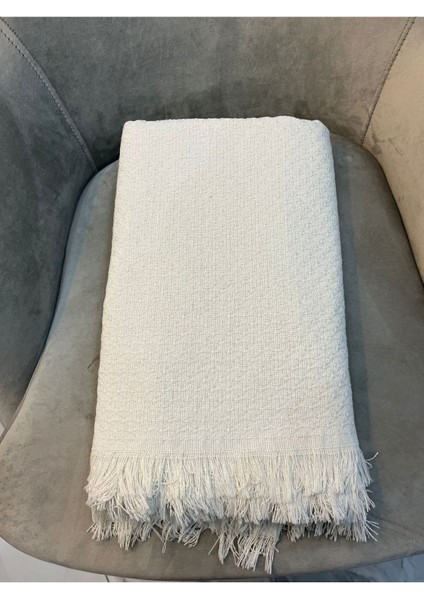 Ekru koltuk örtüsü 170x210, şık ve rahat koruma sağlar. Pamuk polyester malzeme.