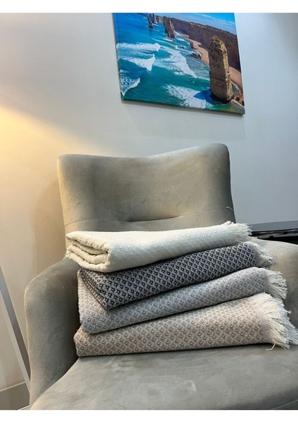 Ekru koltuk örtüsü 170x210, şık ve rahat koruma sağlar. Pamuk polyester malzeme.