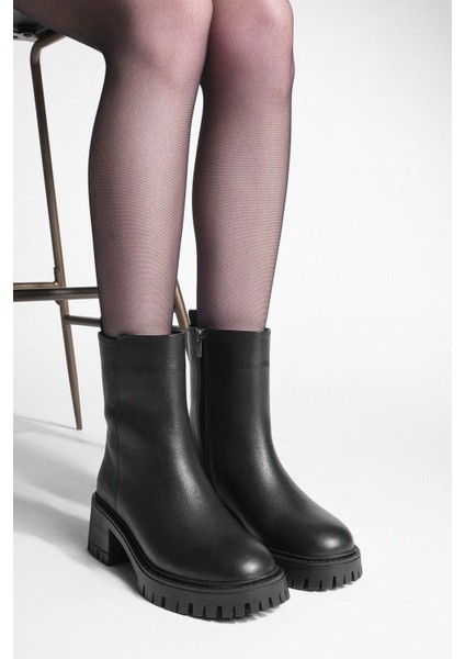 Kadın Hakiki Deri Fermuarlı Kalın Topuklu Tırtıklı Taban Günlük Bot Forlas Siyah fiyatları