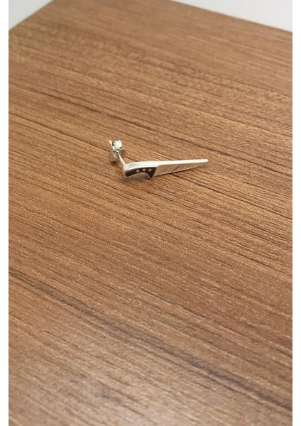 Gümüş Tek Sallantılı Satır Küpe UC5226E363