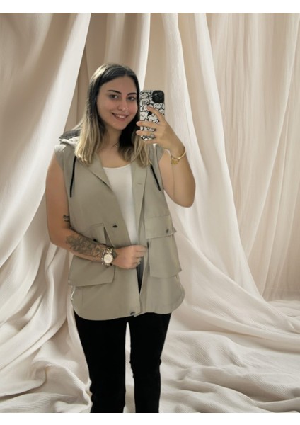 Kapşonlu Fermuarlı Yelek