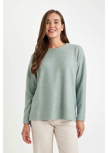 Relax Fit Bisiklet Yaka Fitilli Kaşkorse Yırtmaçlı Basic Düz Sweatshirt B2205AX24AU modelleri
