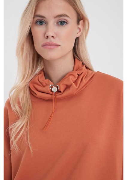Kadın Norah Karamel Yakası Detaylı Regular Fit Sweatshirt