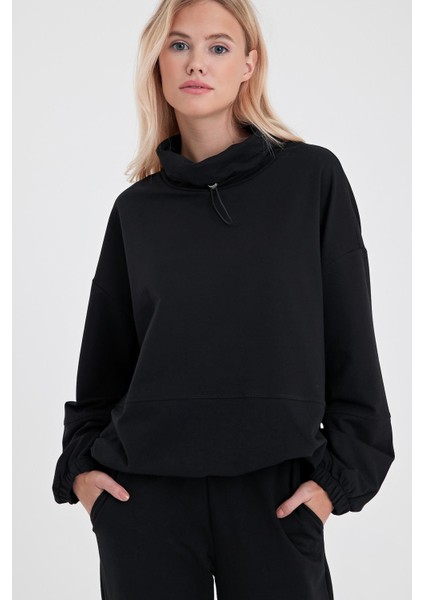 Kadın Norah Siyah Yakası Detaylı Regular Fit Sweatshirt